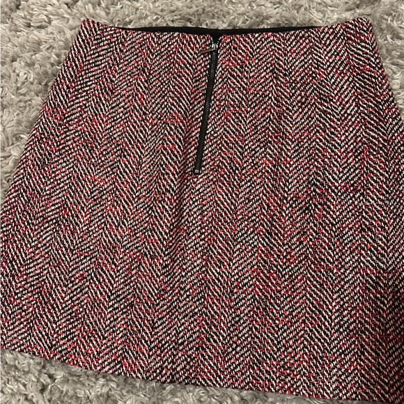 LOFT Skirt - Picture 2 of 3